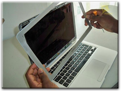 Замена экрана Apple MacBook в Саратове